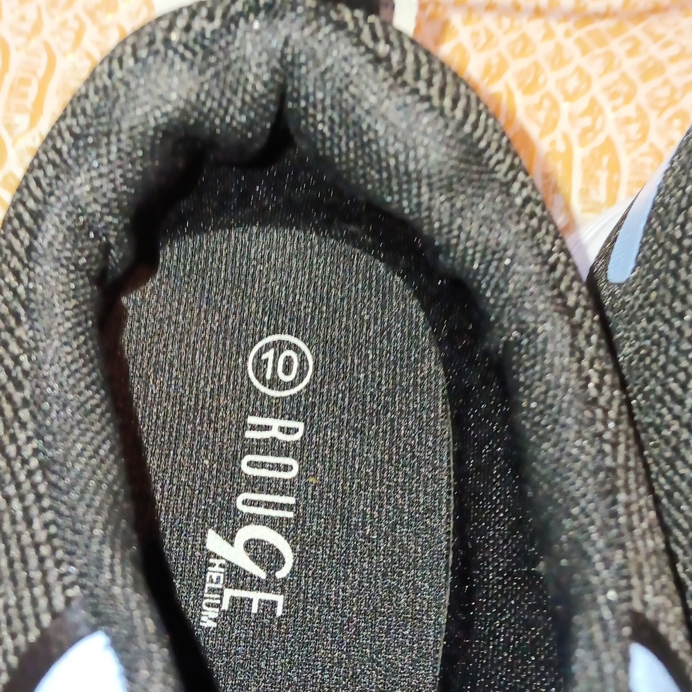 Size 10 Rouge Helium color blue/black/white new with tag - Picture 6 of 9